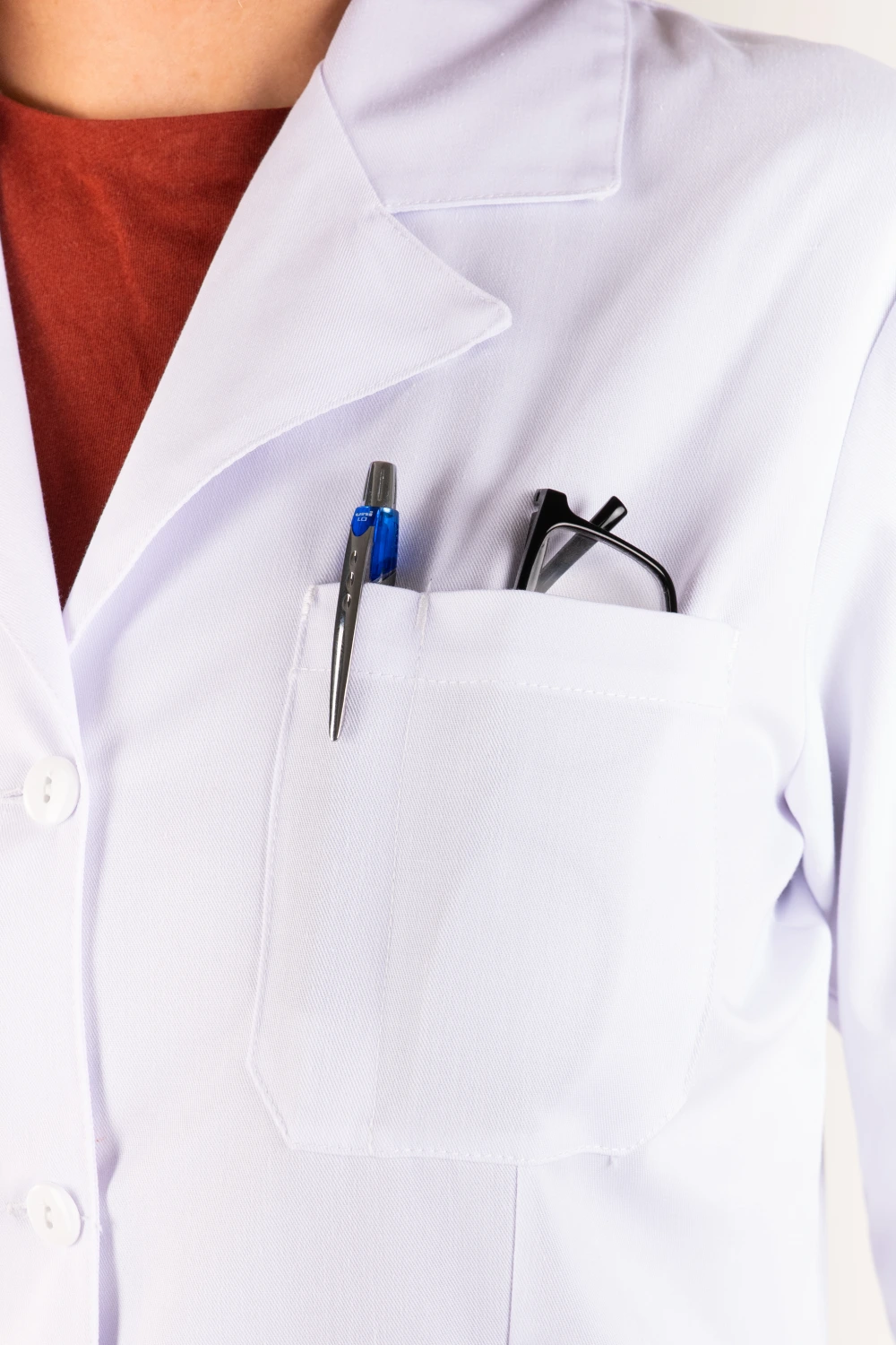 Bata larga blanca 6 Bata larga sanitaria color blanco para médicos