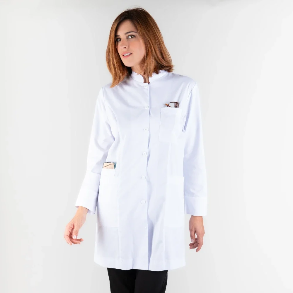 Bata sanitaria de mujer moderna para farmacia y clínica médica