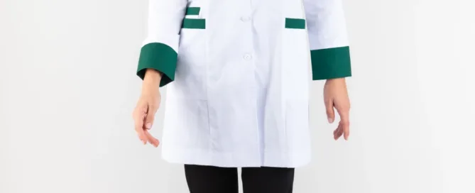 Comprar bata verde con cuello mao